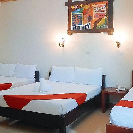Reddoorz At New Casamila Hotel Palawan Puerto Princesa Exterior foto